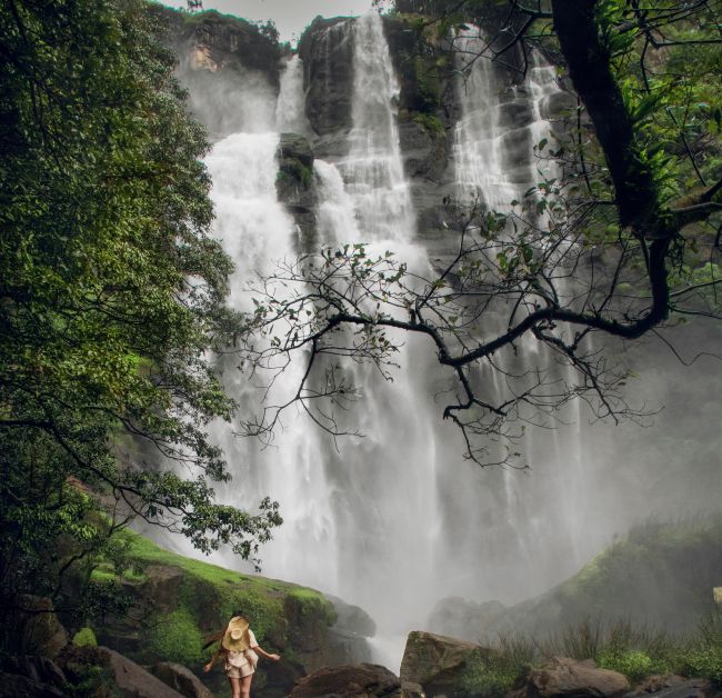 Lover’s Leap Waterfall near Nuwara Eliya